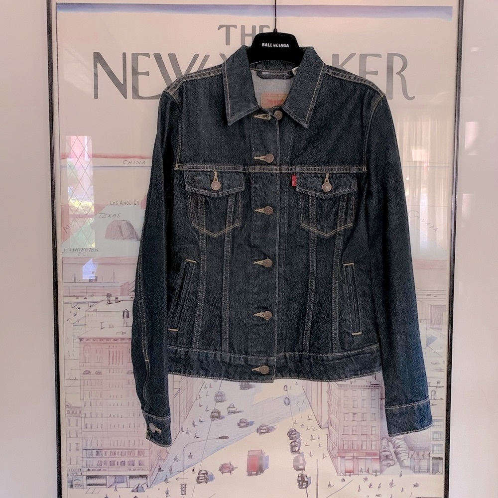 Levi’s trucker jacket in dark rinse size XS